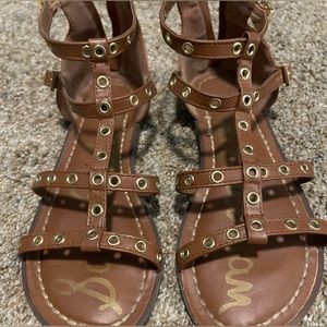 Sam Edelman Elianna Cognac flat strappy sandals with gold open buttons size 5